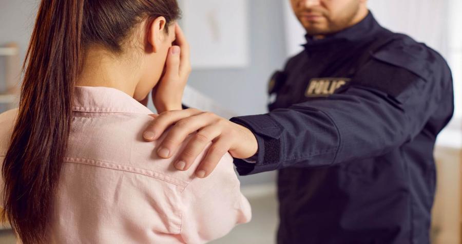 ¿Cómo ayuda la Visa T a las víctimas de trata de personas?