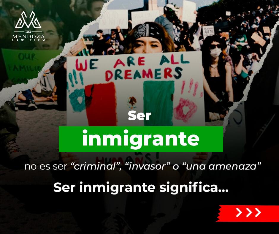 Persona con cartel 'We are all Dreamers'