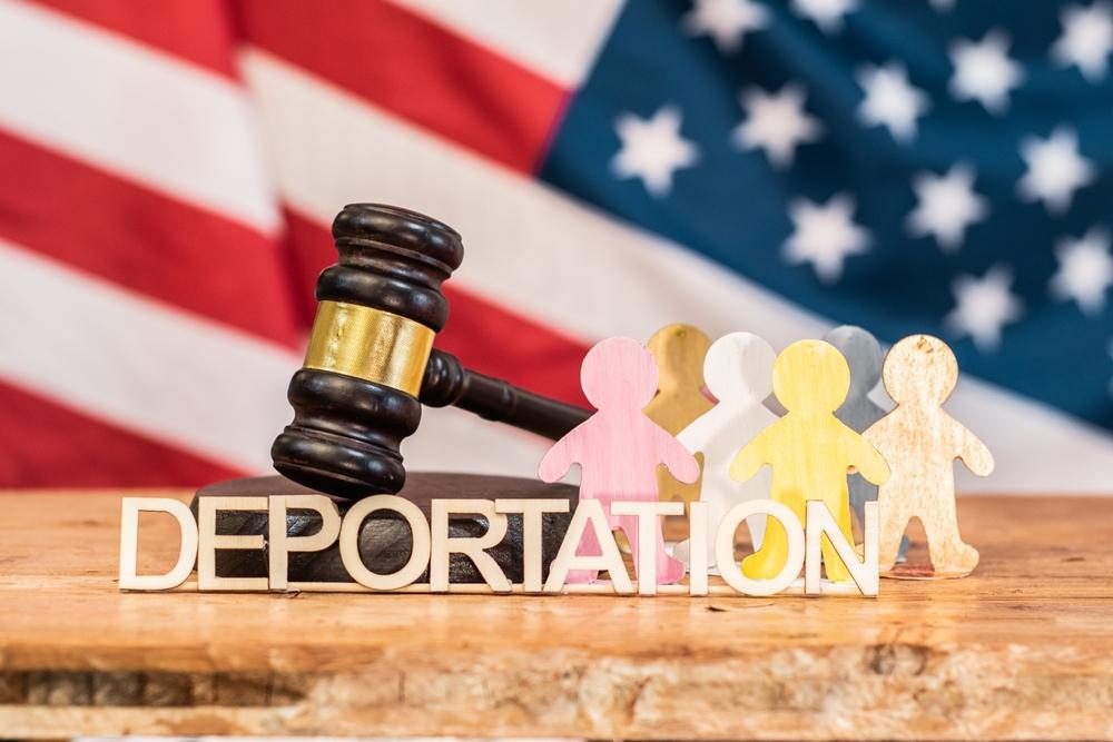 Cómo Solicitar la Reingreso Después de la Deportación